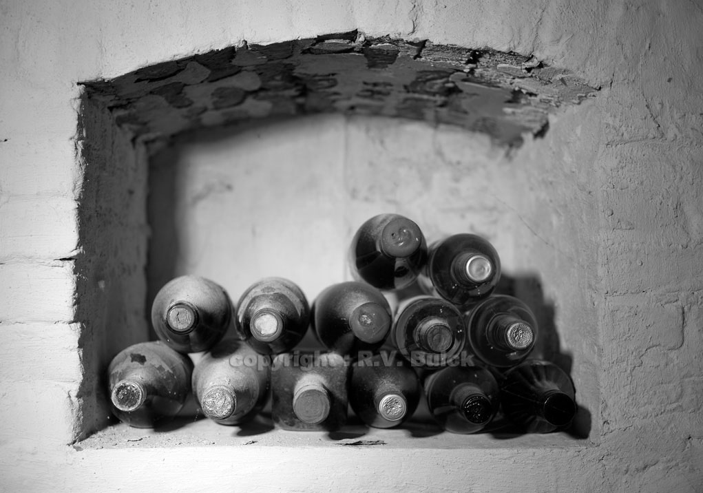 Wine cellar.   ©  R.V. Bulck